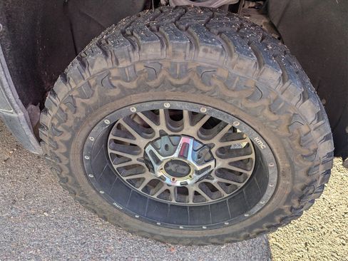 Used 2019 GMC Sierra 1500 AT4 w/ AT4 Premium Package image 6