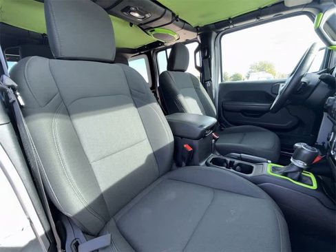 Used 2018 Jeep Wrangler Unlimited Sport S image 14