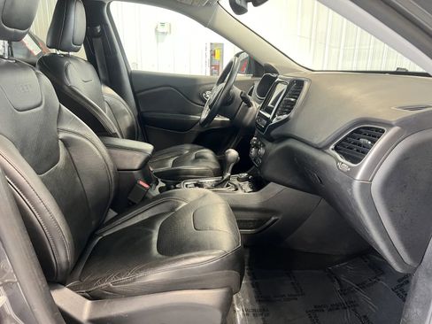 Used 2020 Jeep Cherokee Limited AWD/4WD image 30