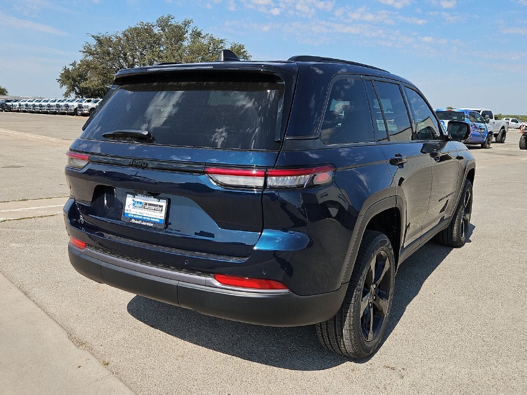 New 2026 Jeep Grand Cherokee Limited w/ Limited Altitude Package RWD image 7