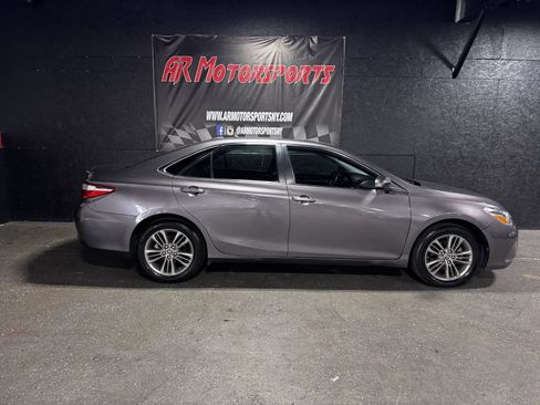 Used 2016 Toyota Camry SE FWD image 6