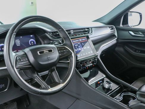 Used 2023 Jeep Grand Cherokee L Laredo AWD/4WD image 23