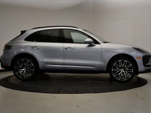 Certified 2026 Porsche Macan AWD/4WD image 8