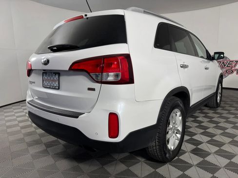 Used 2015 Kia Sorento LX FWD image 25