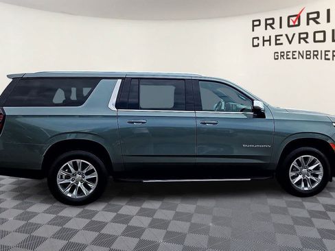 Used 2024 Chevrolet Suburban Premier RWD image 9