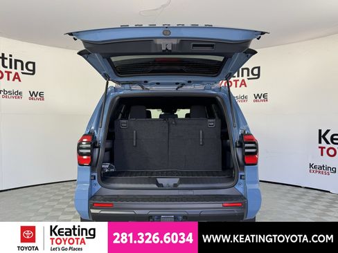 New 2026 Toyota 4Runner SR5 AWD/4WD image 11