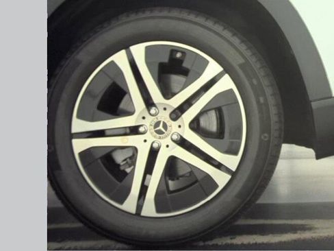 Used 2021 Mercedes-Benz GLS 450 4MATIC image 10