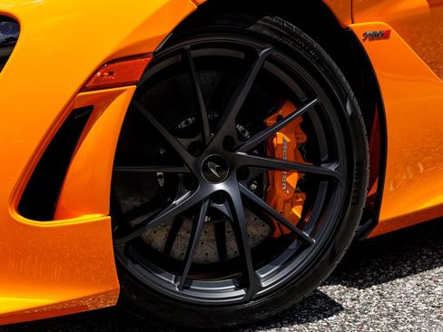 New 2027 McLaren 750S RWD image 39