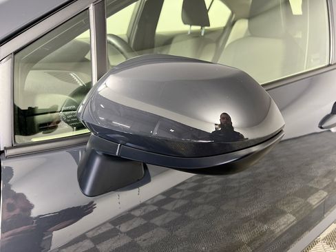 Used 2025 Toyota Corolla LE image 13