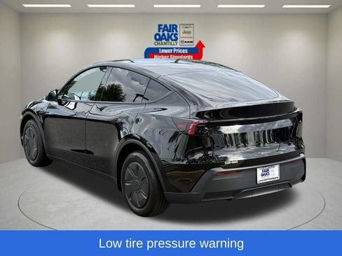 Used 2026 Tesla Model Y 2WD image 8