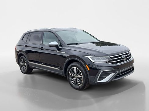 Used 2024 Volkswagen Tiguan Wolfsburg Edition image 8