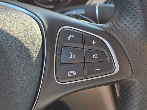 Used 2019 Mercedes-Benz GLC 300 4MATIC image 31