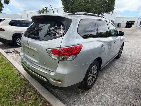 Used 2015 Nissan Pathfinder SV FWD image 10