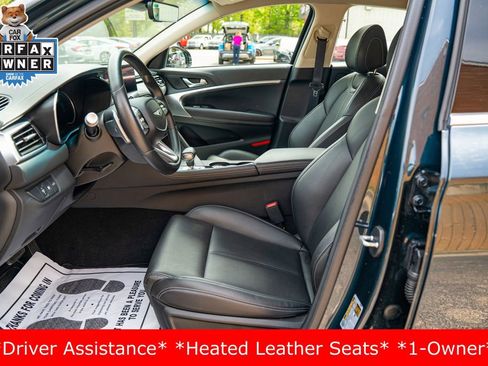 Used 2025 Genesis G70 2.5T image 15