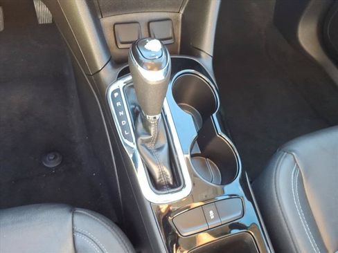 Used 2017 Chevrolet Cruze Premier FWD image 32