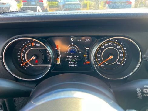 Used 2019 Jeep Wrangler Unlimited Sahara w/ Uconnect 4C Nav & Sound Group image 19