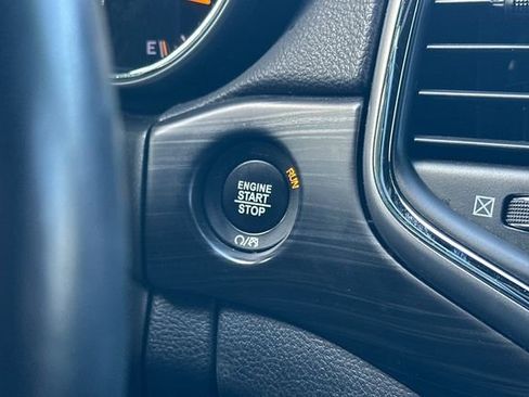 Used 2021 Jeep Grand Cherokee Laredo image 25