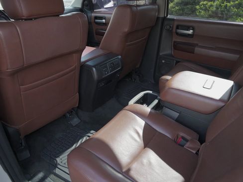 Used 2016 Toyota Sequoia Platinum image 8