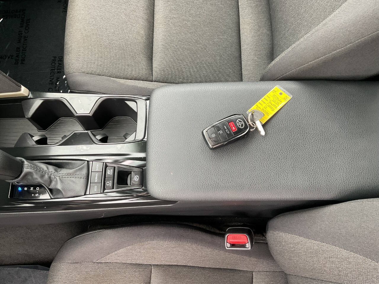 Used 2025 Toyota Camry LE FWD image 30