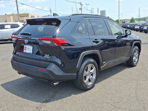 Certified 2022 Toyota RAV4 XLE w/ Convenience Package image 6