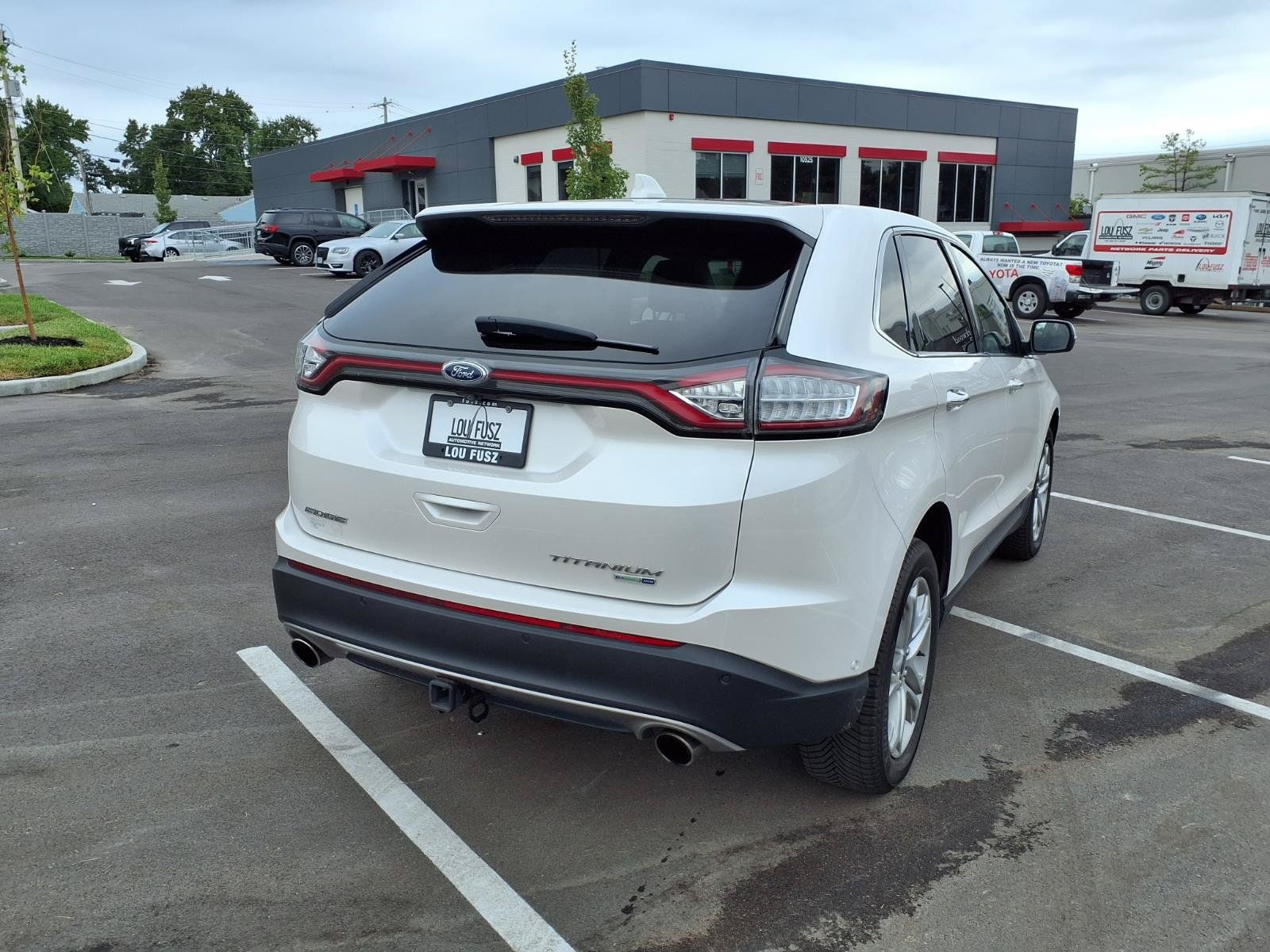 Used 2018 Ford Edge Titanium w/ Equipment Group 302A AWD/4WD image 4