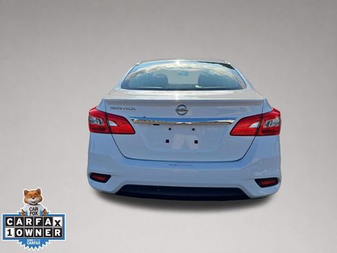Used 2019 Nissan Sentra S w/ Appearance Package FWD image 5