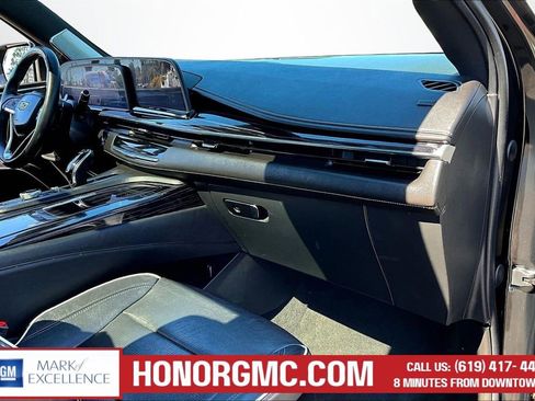Used 2022 Cadillac Escalade ESV Sport w/ Touring Package AWD/4WD image 27