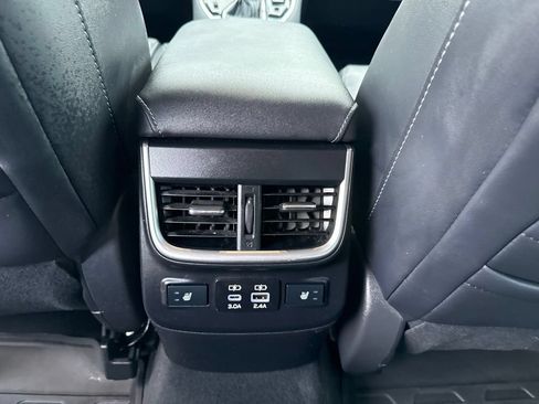 Used 2023 Subaru Outback Touring AWD/4WD image 22
