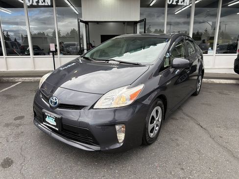 Used 2014 Toyota Prius Four FWD image 1