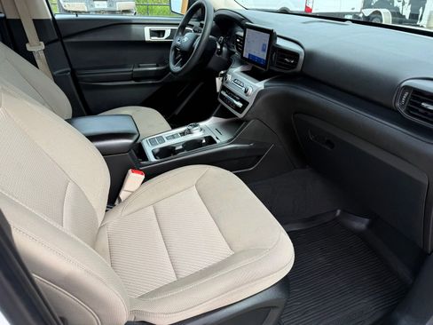 Certified 2022 Ford Explorer 2WD image 17