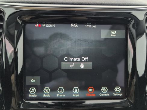 Used 2021 Jeep Cherokee Limited image 40