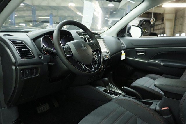 New 2027 Mitsubishi Outlander Sport SE FWD image 5