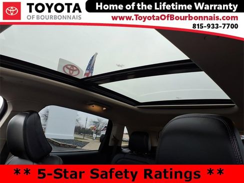 Used 2022 Lincoln Nautilus Reserve image 17