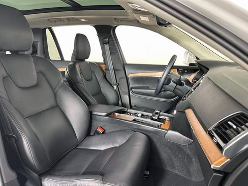 Used 2024 Volvo XC90 T8 Plus w/ Protection Package Premier image 35