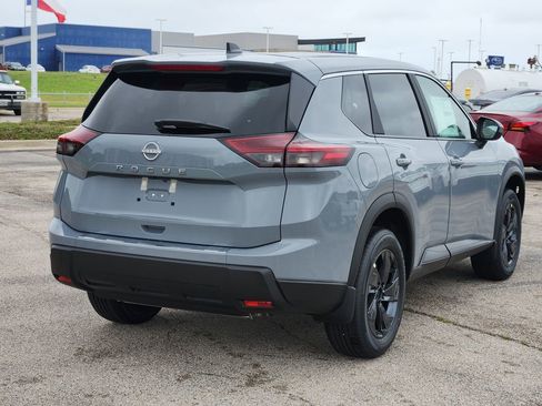 New 2026 Nissan Rogue SV FWD image 3