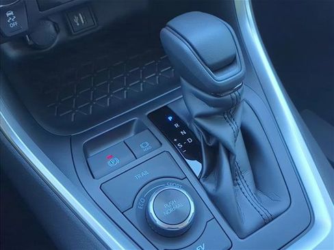 Certified 2025 Toyota RAV4 XLE image 27