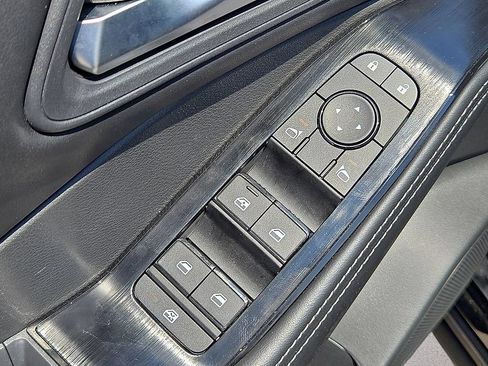 Used 2025 Nissan Rogue SV FWD image 11