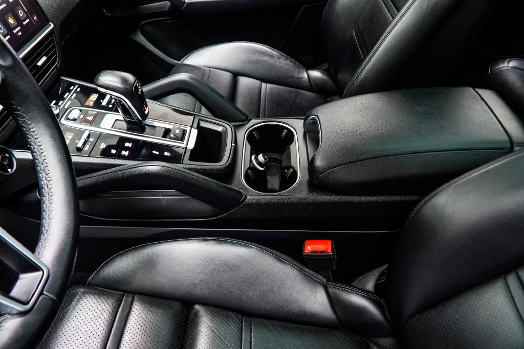 Used 2023 Porsche Cayenne Coupe AWD/4WD image 25
