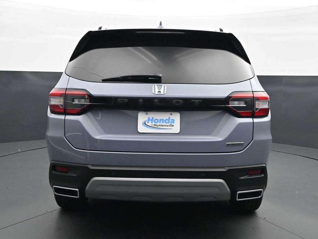 Used 2025 Honda Pilot Touring image 6