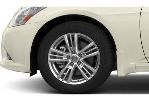 Used 2015 INFINITI Q40 w/ Moonroof Package RWD image 14