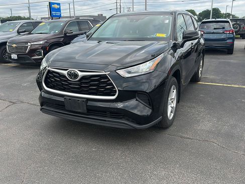 Used 2020 Toyota Highlander L AWD/4WD image 4