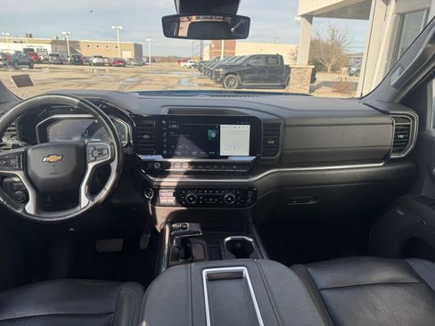 Used 2022 Chevrolet Silverado 1500 LTZ image 12