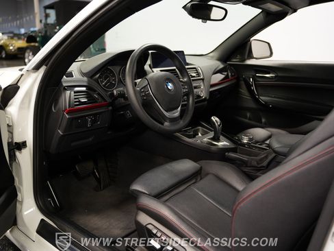 Used 2017 BMW 230i Convertible image 4