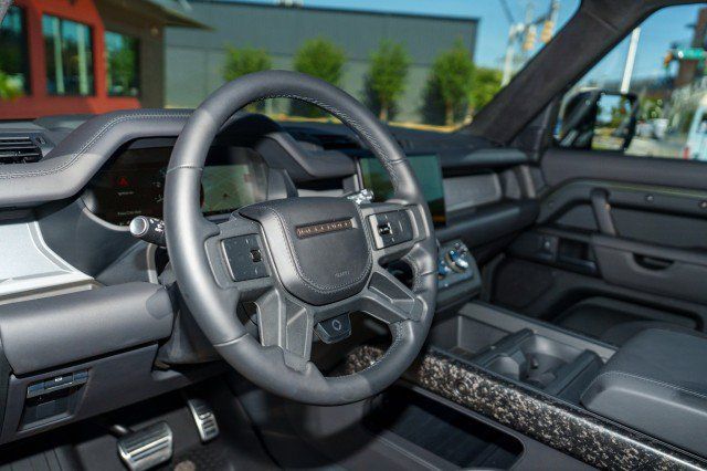 Used 2025 Land Rover Defender 110 AWD/4WD image 10