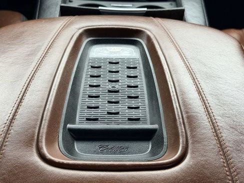Used 2015 Cadillac Escalade ESV Luxury AWD/4WD image 26