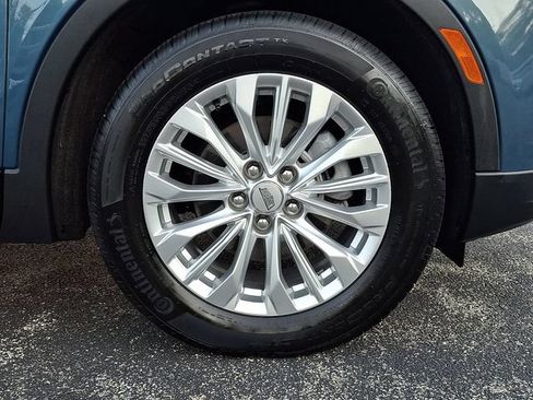 Certified 2024 Cadillac XT4 Luxury w/ Cold Weather Package AWD/4WD image 9