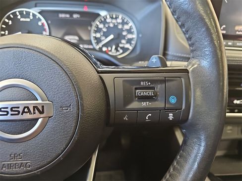 Used 2021 Nissan Rogue SV w/ Premium Package image 18