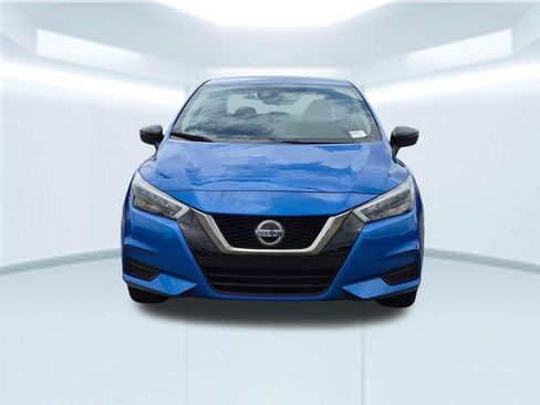 Used 2022 Nissan Versa SR w/ Convenience Package FWD image 11