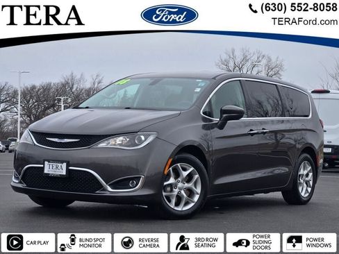 Used 2018 Chrysler Pacifica Touring Plus w/ Tire & Wheel Group image 1