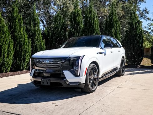 Used 2025 Cadillac Escalade IQ Sport 2 image 5